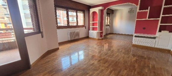 4 bedrooms Apartment in Logrono, Spain No. 158533 3