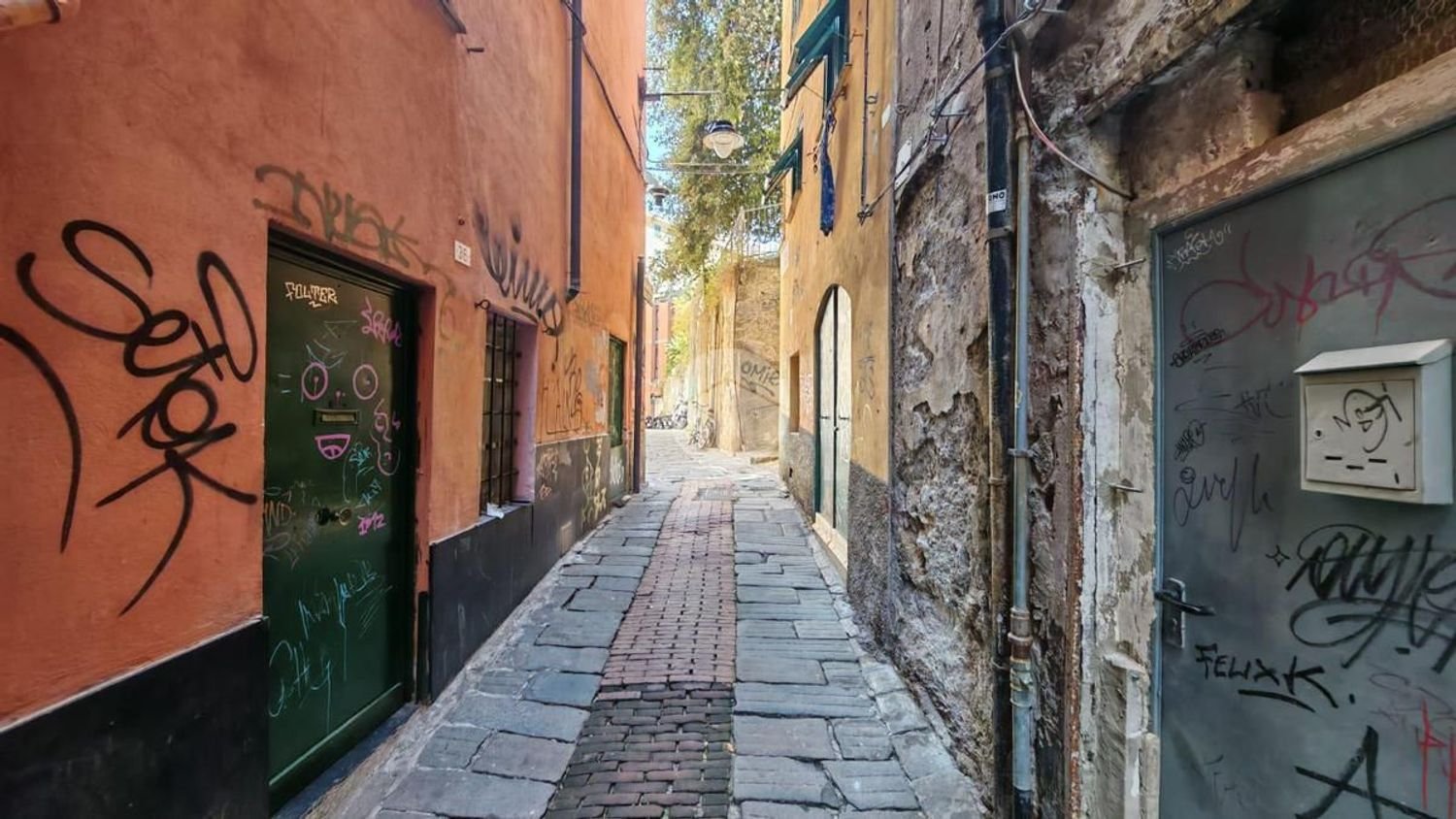 Квартира с 2 спальнями в Генуя, Италия № 339980