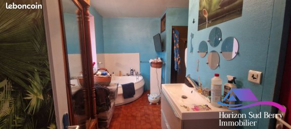 Casa de 9 dormitorios en Saint-Jeanvrin, France No. 58428 6