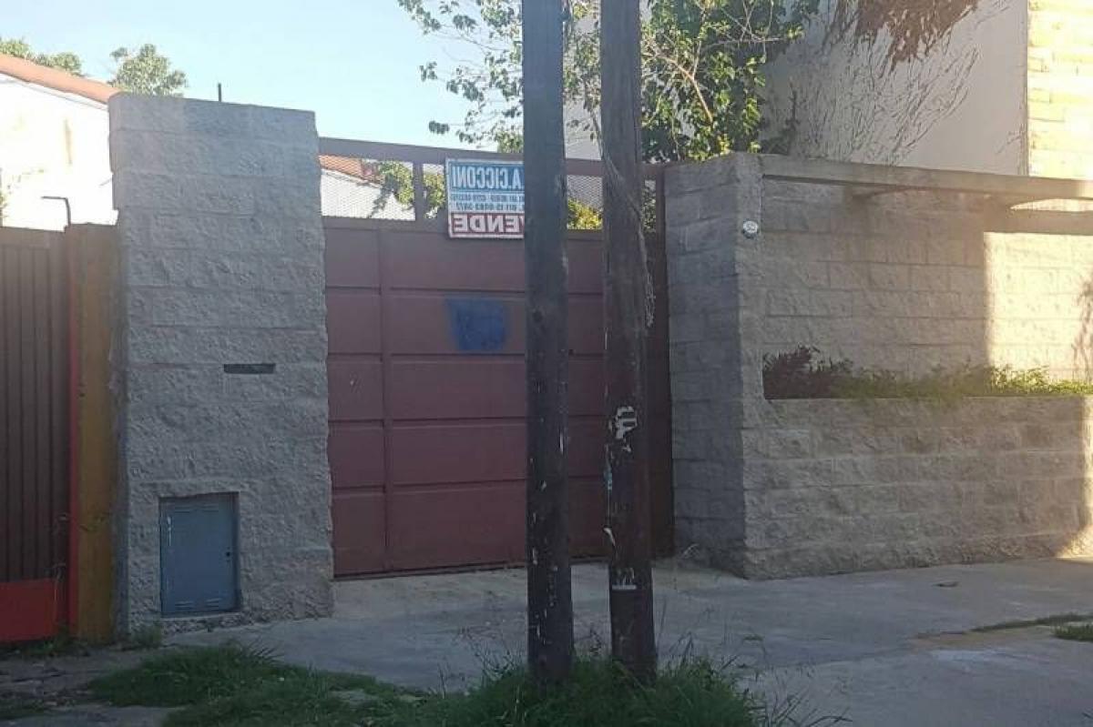  Land in Moron, Argentina No. 43619