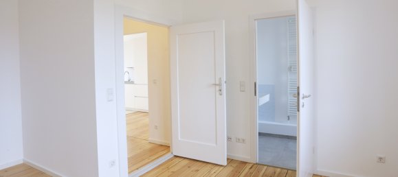 Квартира с 4 комнатами в Целендорф, Германия № 42761 3