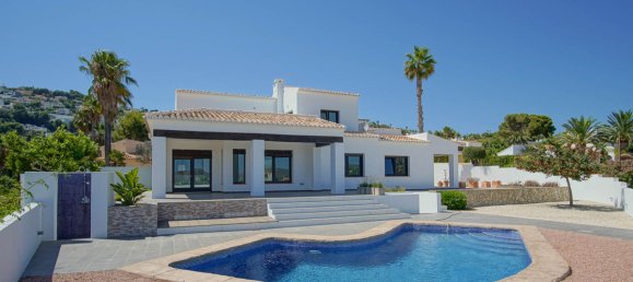 3 bedrooms Villa in Moraira, Spain No. 135369 3