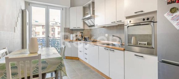 Квартира с 3 комнатами в Корсико, Италия № 36889 22