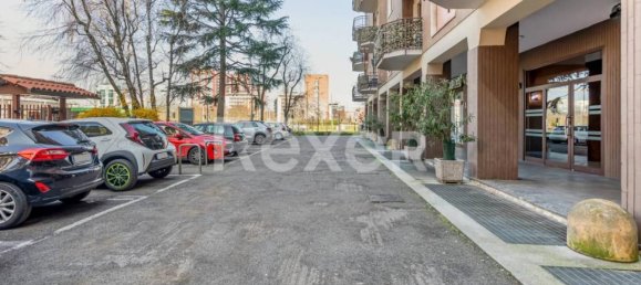 Квартира с 3 комнатами в Корсико, Италия № 36889 35