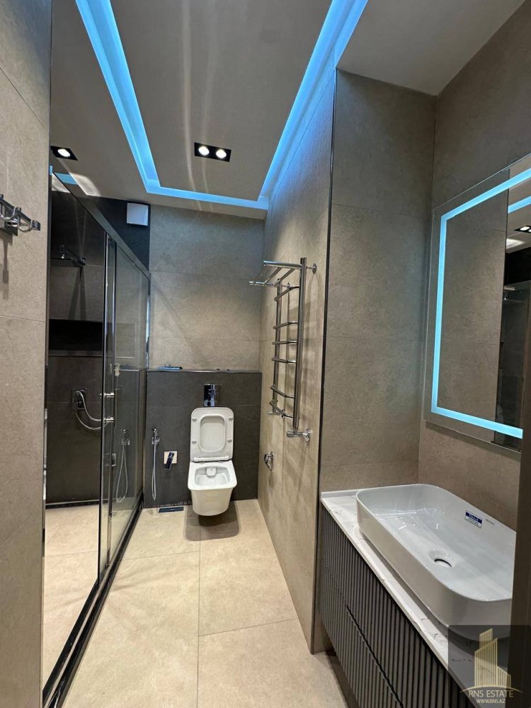 5 bedrooms Apartment in Baku, Azerbaijan No. 1760