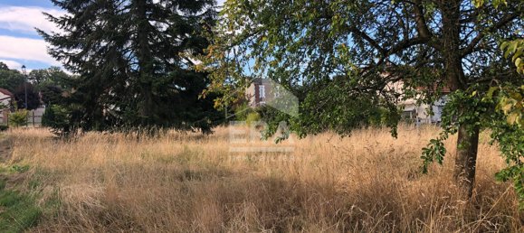  Land in Saint-Gobain, France No. 82755 2