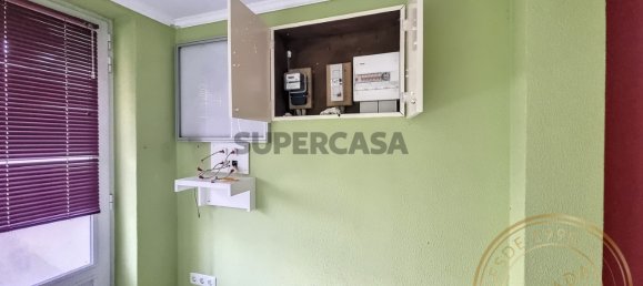 61m² Commercial property in Corroios, Portugal No. 163129 9