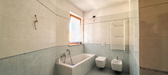 3-salle Appartement à Lissone, Italy No. 2303 42