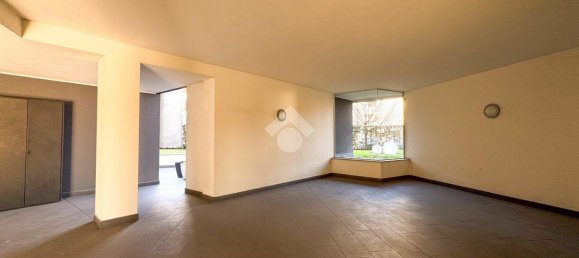 3-salle Appartement à Lissone, Italy No. 2303 46