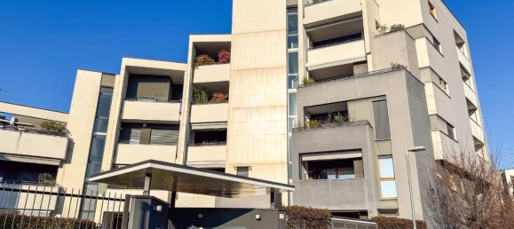 3-salle Appartement à Lissone, Italy No. 2303 2