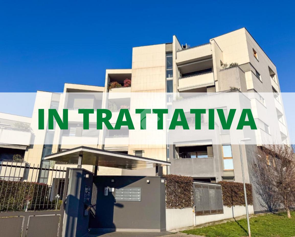 3-salle Appartement à Lissone, Italy No. 2303