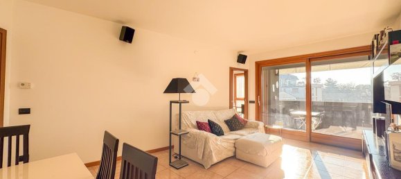 3-salle Appartement à Lissone, Italy No. 2303 7