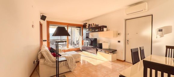 3-salle Appartement à Lissone, Italy No. 2303 10