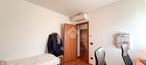 3-salle Appartement à Lissone, Italy No. 2303 33