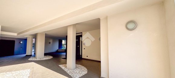 3-salle Appartement à Lissone, Italy No. 2303 3