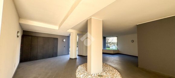 3-salle Appartement à Lissone, Italy No. 2303 47