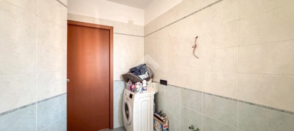 3-salle Appartement à Lissone, Italy No. 2303 45