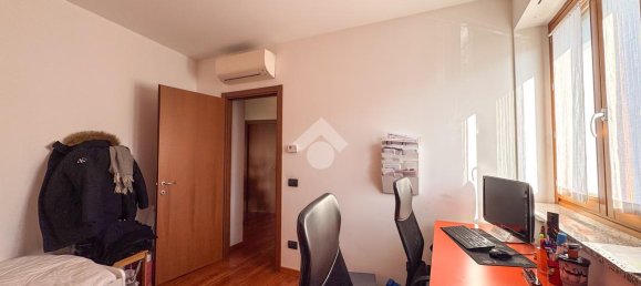 3-salle Appartement à Lissone, Italy No. 2303 32