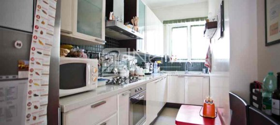 3 bedrooms Apartment in Rome, Italy No. 173200 20