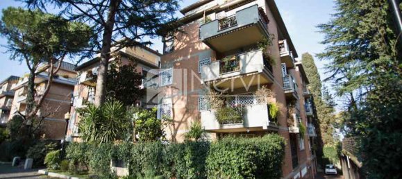 3 bedrooms Apartment in Rome, Italy No. 173200 6