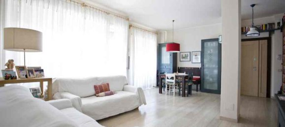 3 bedrooms Apartment in Rome, Italy No. 173200 2
