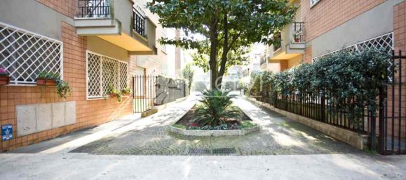 3 bedrooms Apartment in Rome, Italy No. 173200 8