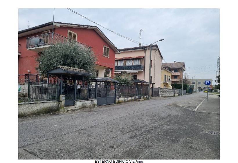 Apartamento de 2 dormitorios en Cesano Maderno, Italy No. 99514