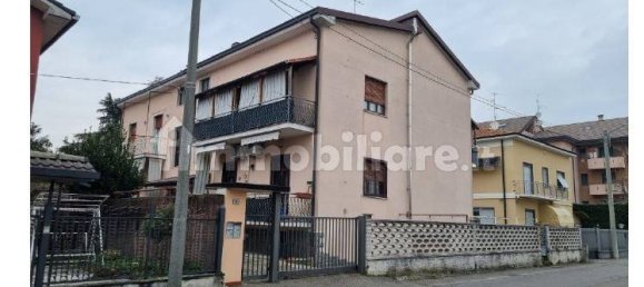 Apartamento de 2 dormitorios en Cesano Maderno, Italy No. 99514 2