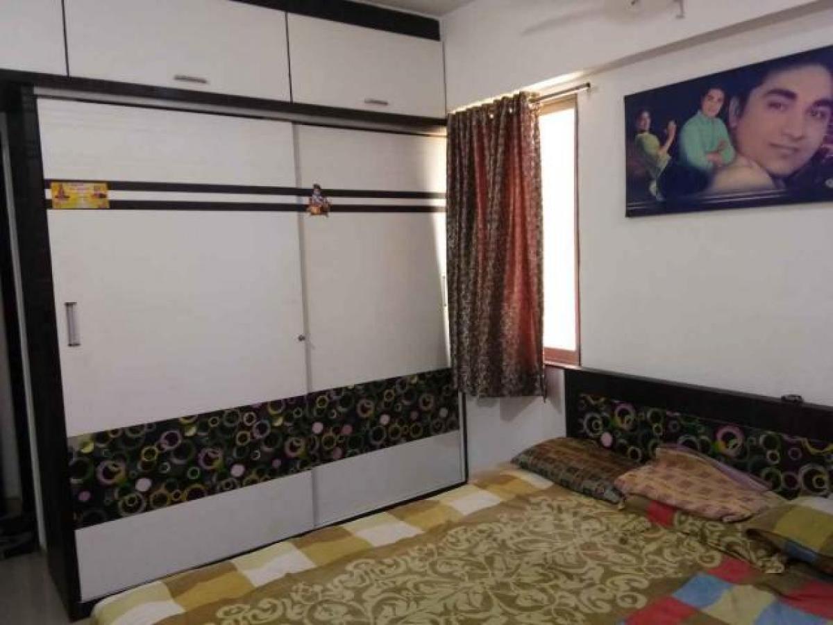 Casa de 3 dormitorios en Surat, India No. 12435