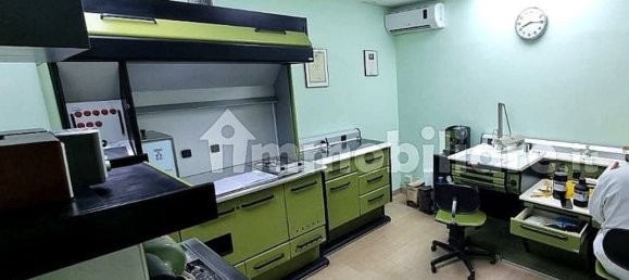 80m² Commercial property in Rome, Italy No. 46801 8