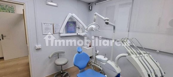 80m² Commercial property in Rome, Italy No. 46801 6