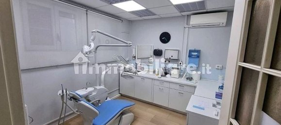 80m² Commercial property in Rome, Italy No. 46801 7