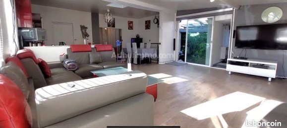 2 bedrooms House in Livry-Gargan, France No. 276294 3