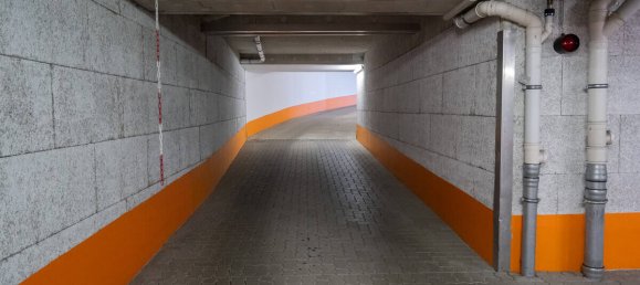 Parking à Munich, Germany No. 333996 5