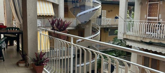 Квартира с 4 спальнями в Ачиреале, Италия № 324565 5