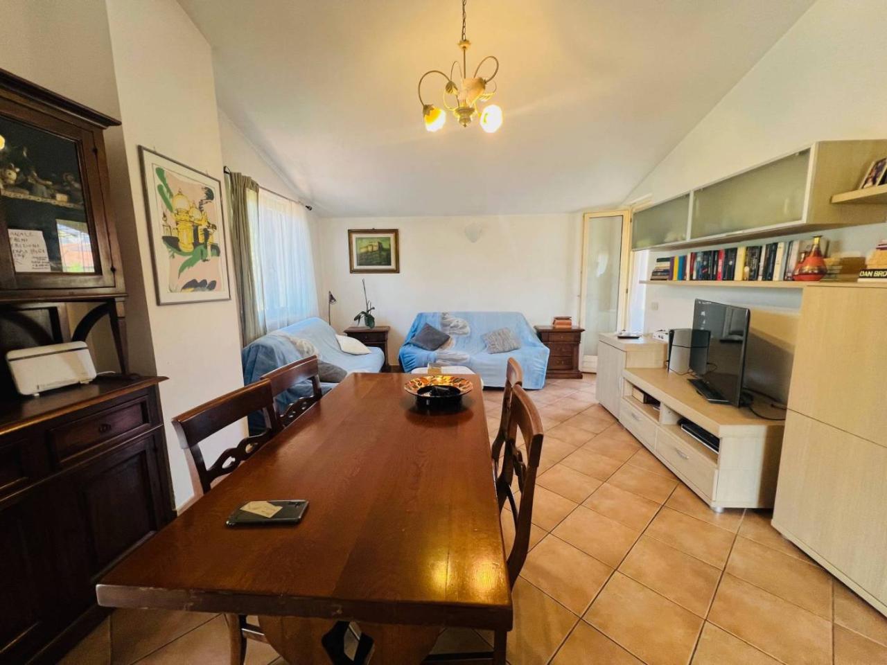 Villa de 5 habitaciónes en Massa, Italy No. 40196