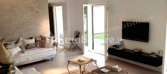 2 bedrooms Villa in Forte dei Marmi, Italy No. 75631 2