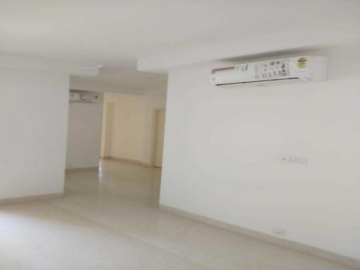 3 bedrooms House in Gurgaon, India No. 7616