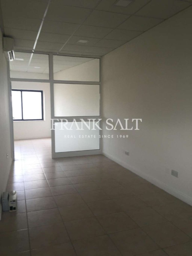 Büro in Saint Julian's, Malta 60m², Nr. 11871