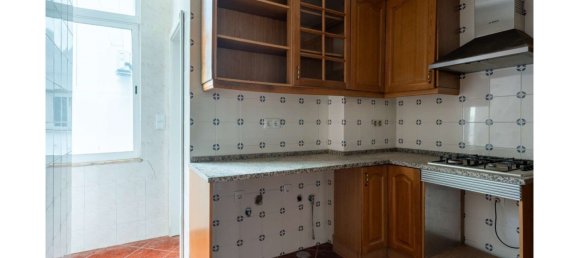 281m² Building in Lisbon, Portugal No. 122566 18