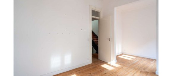 281m² Building in Lisbon, Portugal No. 122566 21