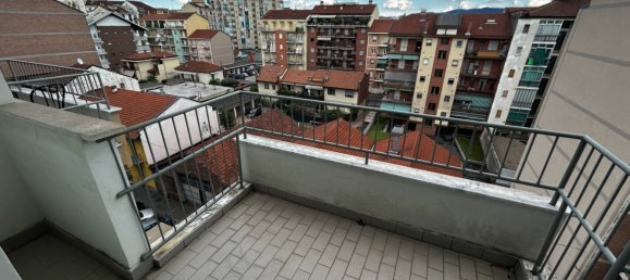 1 bedroom Apartment in Turin, Italy No. 328961 2