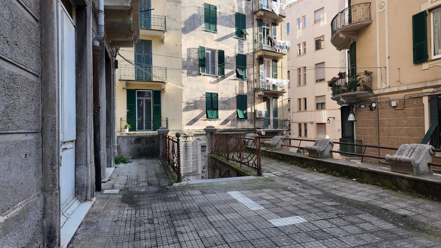 5 bedrooms Apartment in Savona, Italy No. 344303
