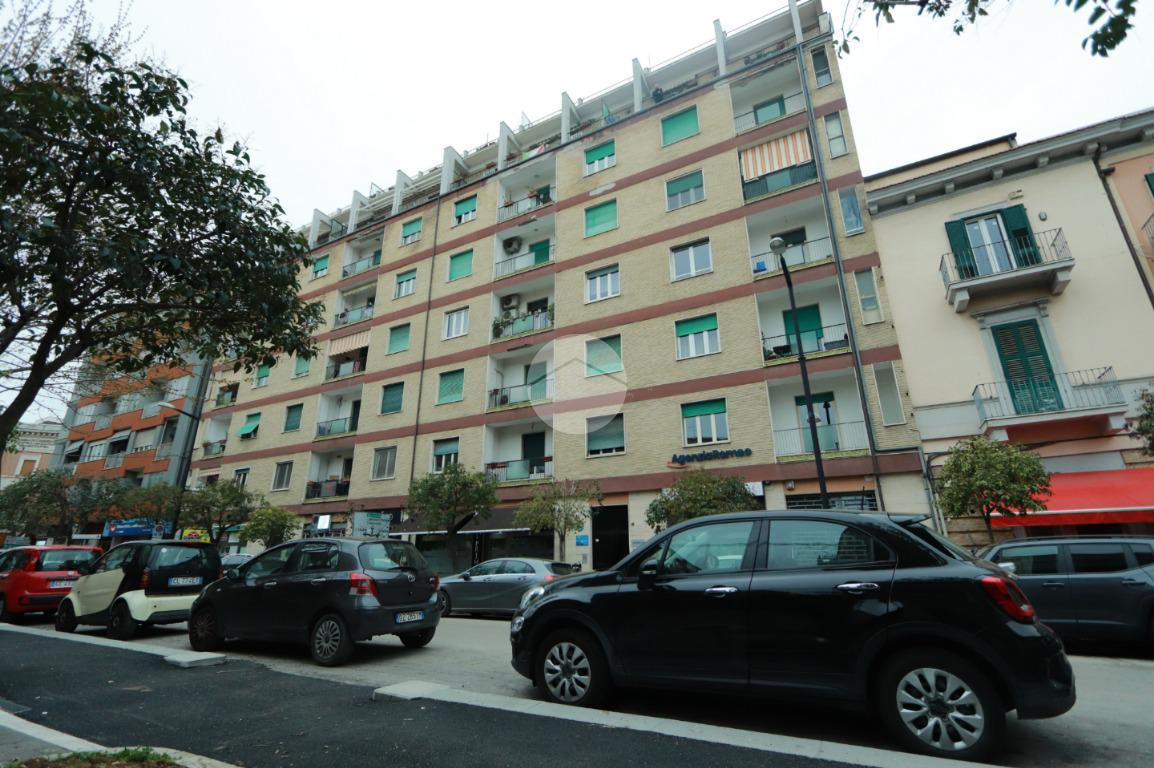 4-salle Appartement à Pescara, Italy No. 137384