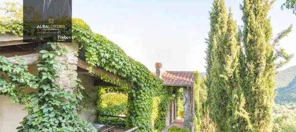 6 bedrooms Villa in Arezzo, Italy No. 516 2