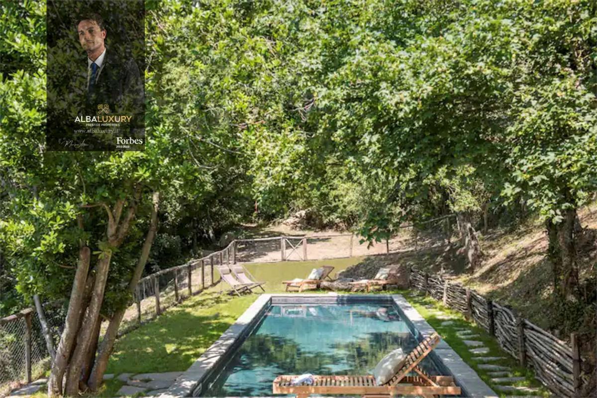 6 bedrooms Villa in Arezzo, Italy No. 516