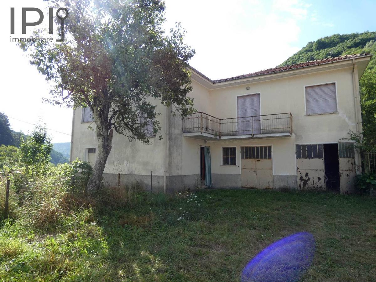 3 bedrooms House in Murialdo, Italy No. 281570