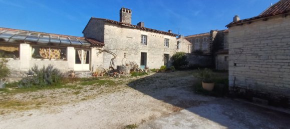 3 bedrooms House in Tusson, France No. 95945 6