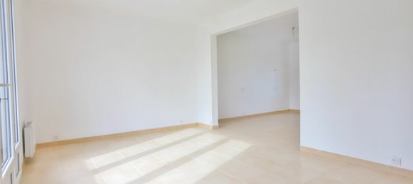 5 bedrooms House in Villiers-Saint-Frederic, France No. 163159 2