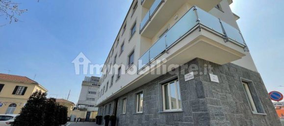 Apartamento de 4 dormitorios en Carmagnola, Italy No. 92403 2